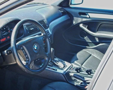 2004 BMW 325 i