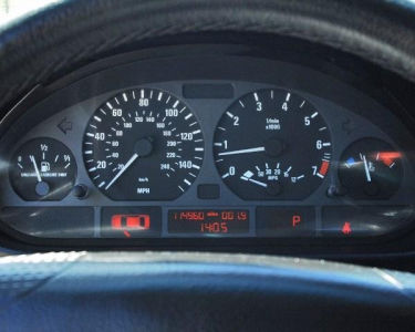 2004 BMW 325 i