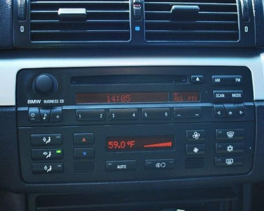 2004 BMW 325 i