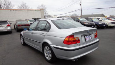 2004 BMW 325 i