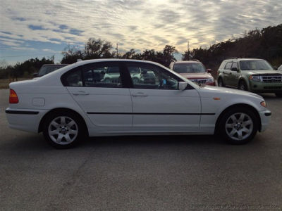 2004 BMW 325  i