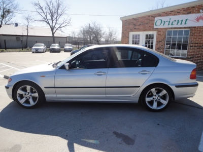 2004 BMW 325  i