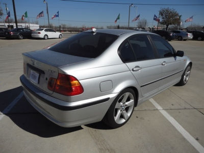 2004 BMW 325  i