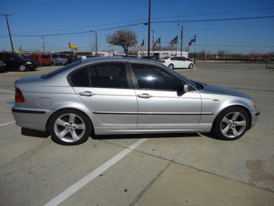 2004 BMW 325  i