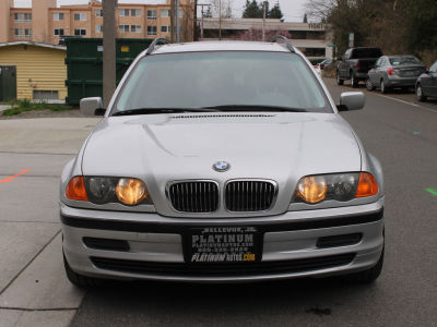 2001 BMW 325  i