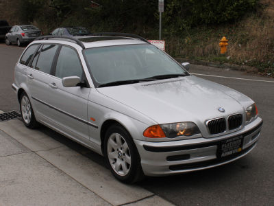 2001 BMW 325  i