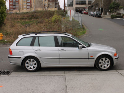 2001 BMW 325  i