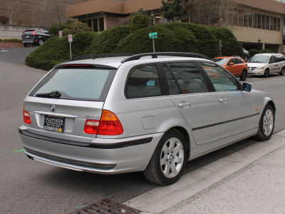 2001 BMW 325  i