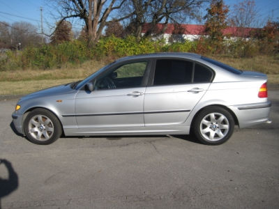 2002 BMW 325 i