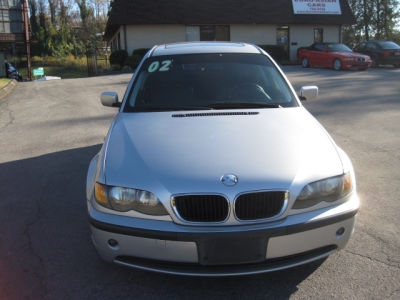 2002 BMW 325 i