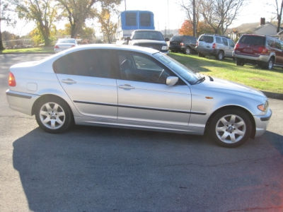 2002 BMW 325 i
