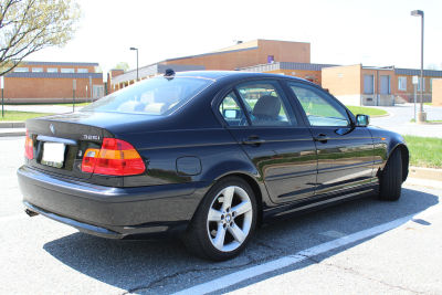 2004 BMW 325  i