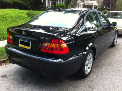 2004 BMW 325  xi