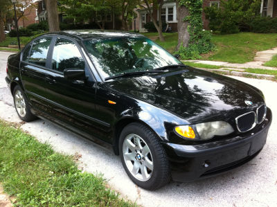 2004 BMW 325  xi