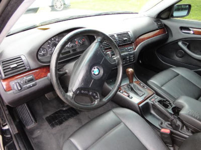 2005 BMW 325 i
