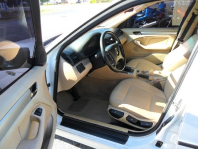 2002 BMW 325 i