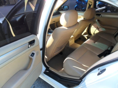 2002 BMW 325 i