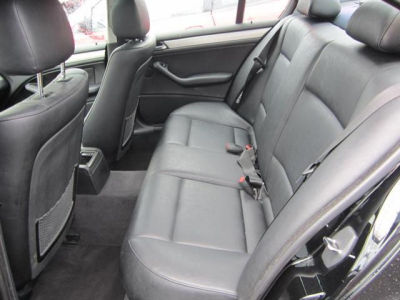 2002 BMW 325  i