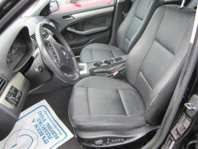 2002 BMW 325  i