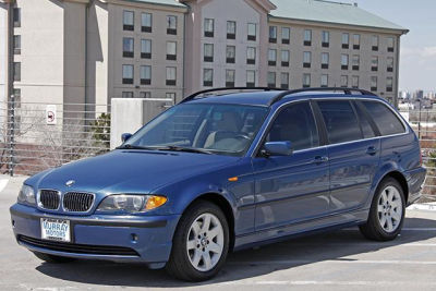 2002 BMW 325  xiT
