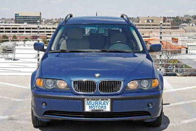 2002 BMW 325  xiT