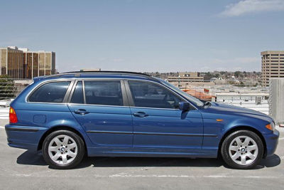 2002 BMW 325  xiT