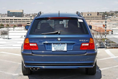 2002 BMW 325  xiT