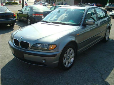 2004 BMW 325  xi