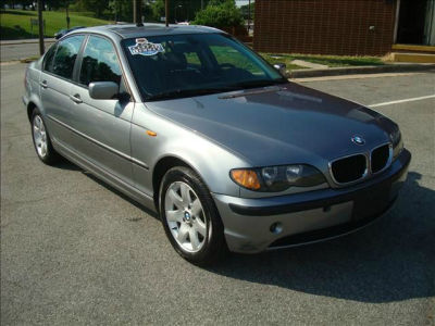 2004 BMW 325  xi