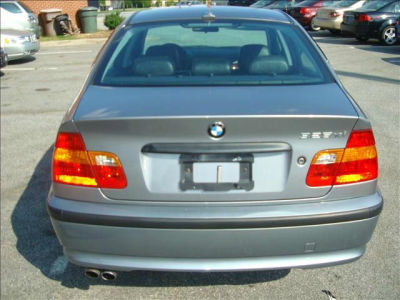 2004 BMW 325  xi