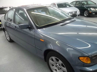 2003 BMW 325  xi