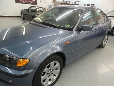 2003 BMW 325  xi