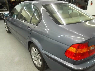2003 BMW 325  xi