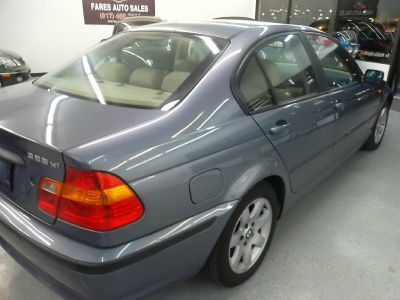 2003 BMW 325  xi
