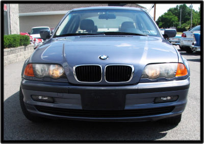 2001 BMW 325  xi