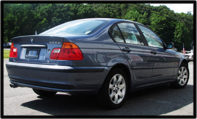 2001 BMW 325  xi