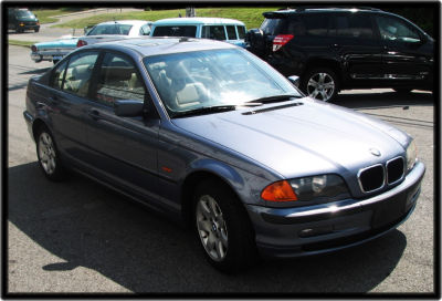 2001 BMW 325  xi