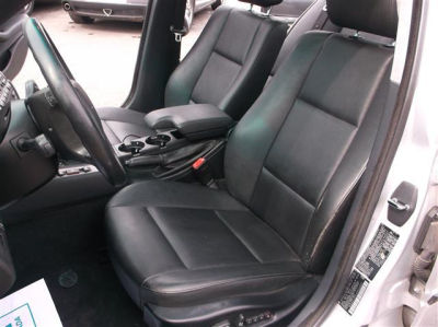 2002 BMW 325  xi