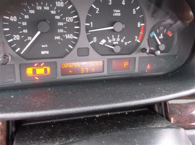 2002 BMW 325  xi
