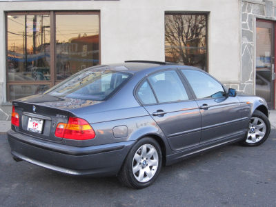 2002 BMW 325 i