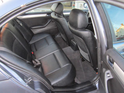 2002 BMW 325 i
