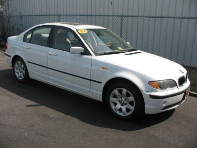 2002 BMW 325  i