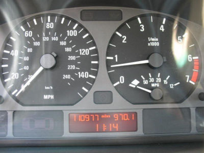 2002 BMW 325 i