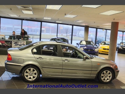 2003 BMW 325  i