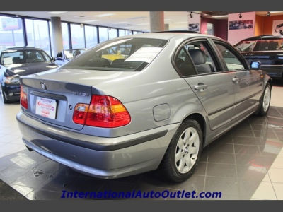 2003 BMW 325  i