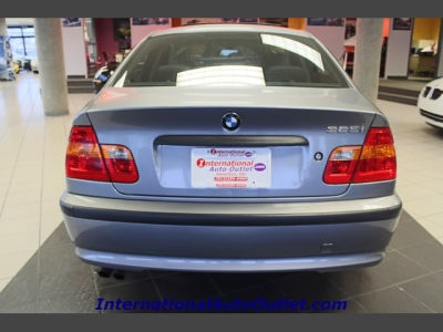 2003 BMW 325  i