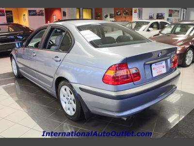 2003 BMW 325  i
