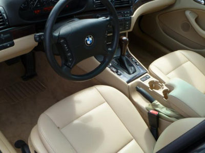 2003 BMW 325  xi