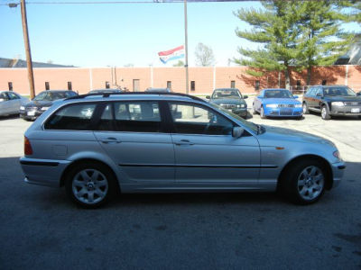 2004 BMW 325 xiT