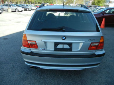 2004 BMW 325 xiT